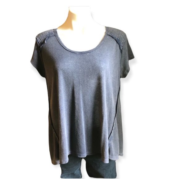 PAPER CRANE Short Sleeve Raw Hem Tee NWT Medium - Picture 1 of 9